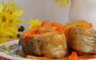 Как приготовить минтай в маринаде из лука и моркови