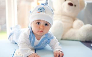 Как да изберем шапка за новородено