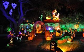 Kinderwettbewerbe und Unterhaltung für Kinder an Halloween