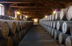 Найкращі кримські вина, які обов'язково варто спробувати Портвейн червоний кримський масандра відгуки